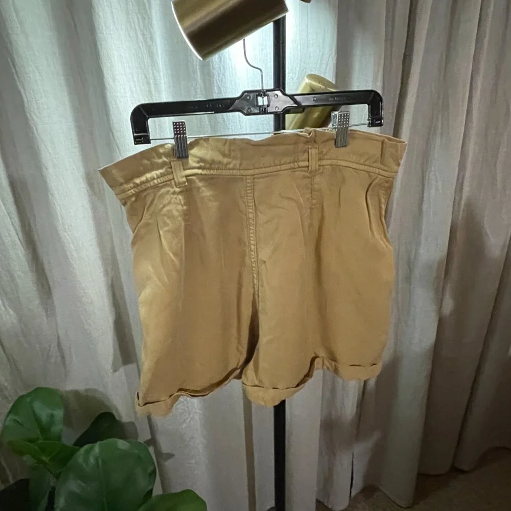 TOPSHOP‎ Khaki tan pleated short - wmn's 12